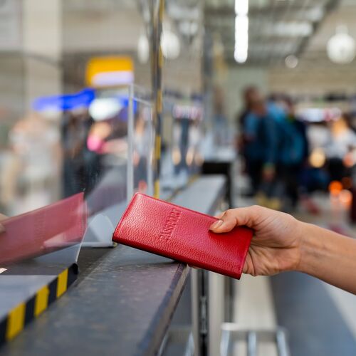 EES-Grenzkontrolle an einem Flughafen im Schengenraum