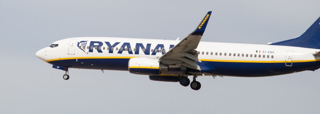 Ryanair Flugzeug am Himmel