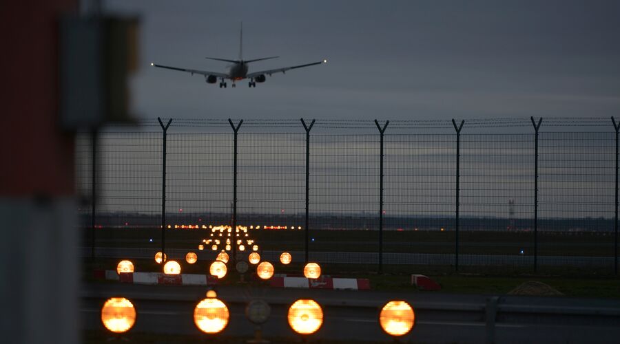 Flugzeug durfte wegen des Nachtflugverbots nicht in Berlin landen