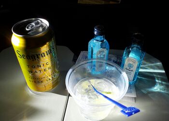 Betrunkene Passagiere verzögern Flug