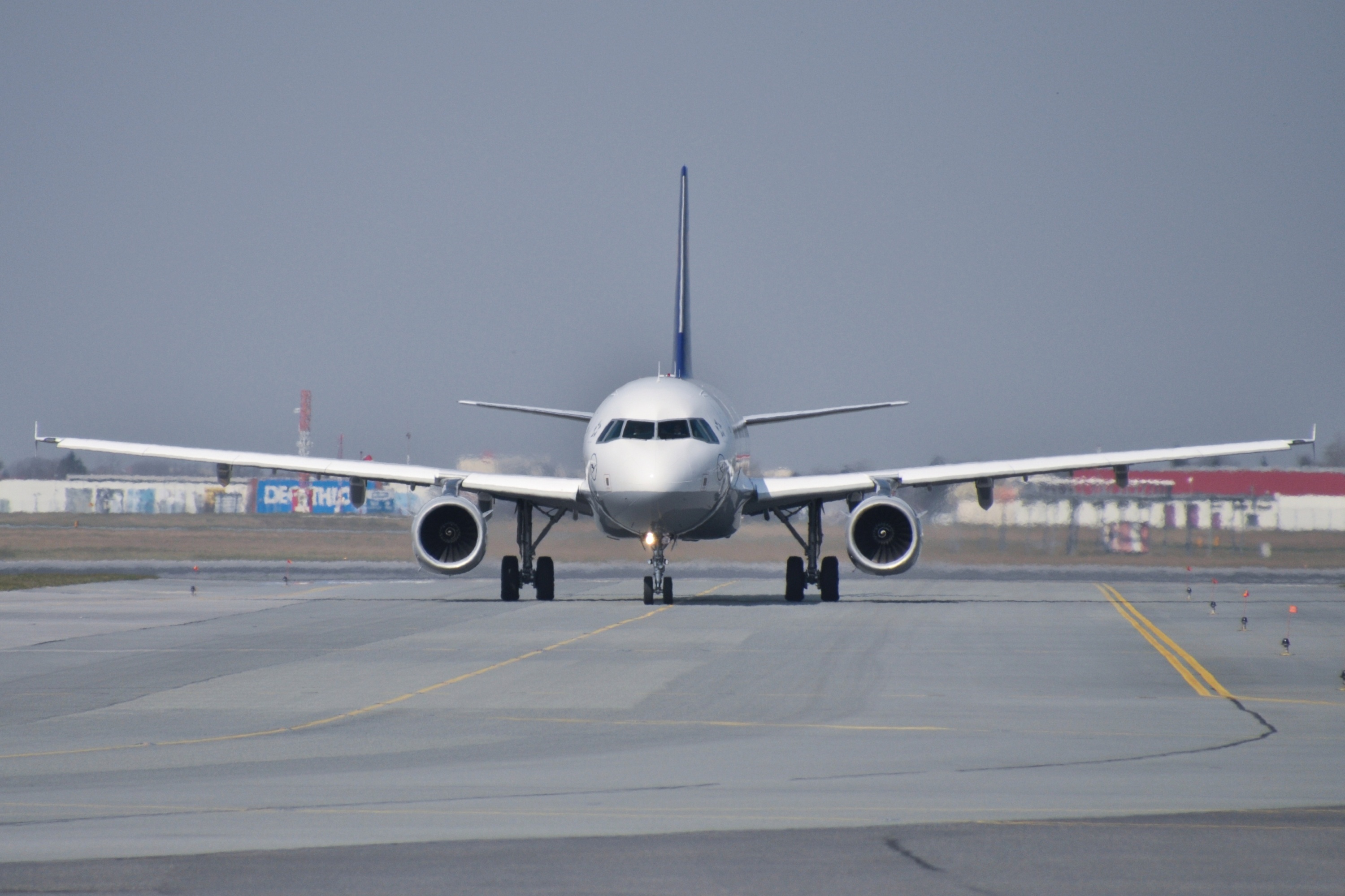 Lufthansa-Flieger macht kehrt